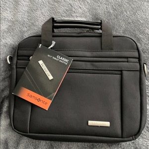 Classic Samsonite Travel Bag for Netbook/Tablet